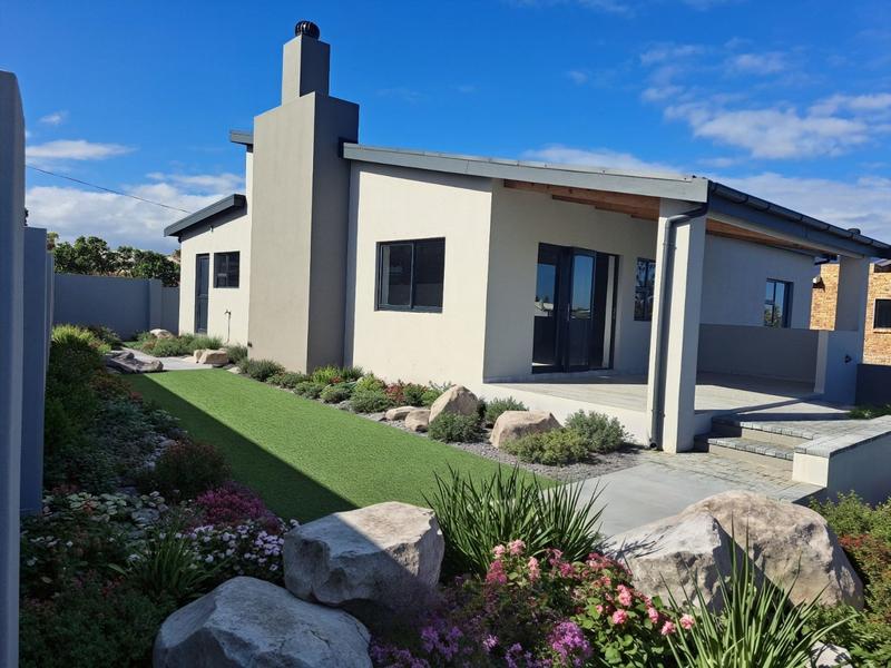 4 Bedroom Property for Sale in Pearly Beach Western Cape